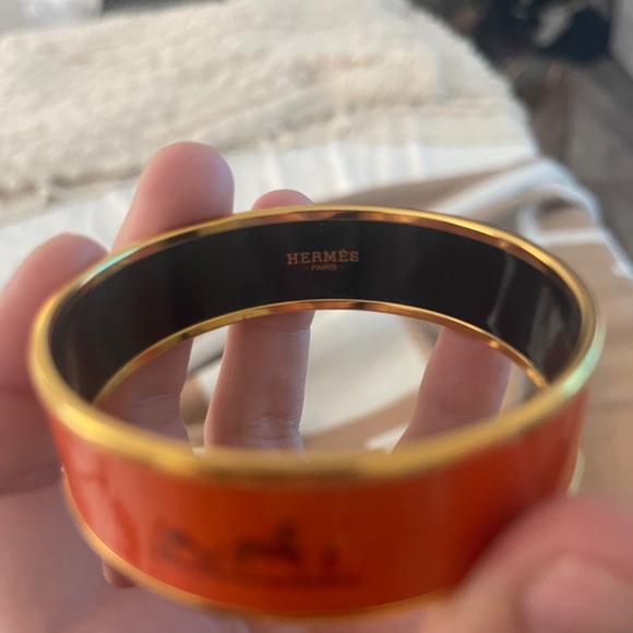 Hermès Caleche Orange Enamel Gold Plated Bangle Bracelet - Picture 5 of 12